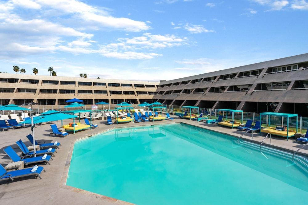 Zoso Hotel
